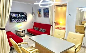 Camp Nou, Europa Fira - Modern Two-Bedroom Apartment With Heating